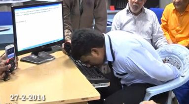 Il bat le record du monde de frappe au clavier avec le nez