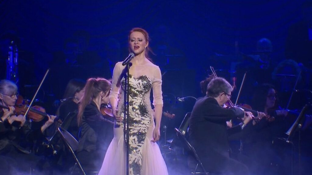 Cinéma : les bandes-originales de films version symphonique, un succès grandissant
                              "James Bond", "Harry Potter" ou encore "Dragon Ball", de plus en plus de licences cinématographiques font l'objet de concerts symphoniques dans les salles de cinéma. Pour le plus grand plaisir des fan...
