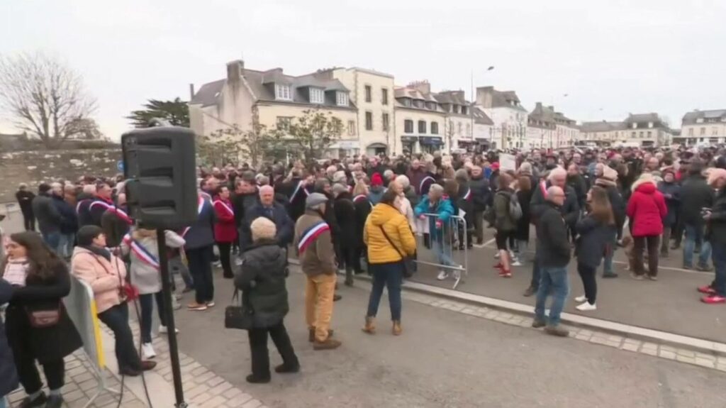Bretagne : l’inquiétude monte parmi les acteurs de la filière pêche
                              De nombreux manifestants se sont réunis dans la matinée du samedi 25 février pour exprimer leur mécontentement. Les acteurs de la filière pêche sont inquiets pour l’avenir, et le font savoir.