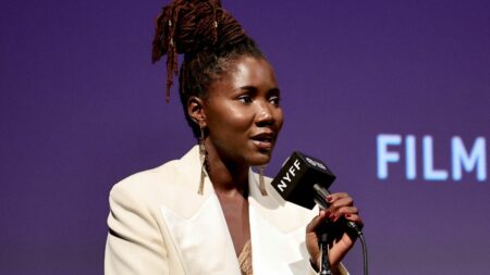 Alice Diop et Rebecca Zlotowski, lauréates du prix Cléopâtre, créé en réaction à la sélection très masculine des César
                              Cette récompense 100% féminine a été organisée par le magazine "Causette" afin de "mettre en lumière les réalisatrices injustement snobées cette année" aux César : aucune femme ne figure en effet dans...