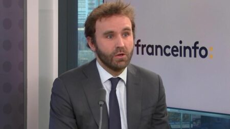 Partage de la valeur : " les entreprises vont devoir augmenter les salaires", estime  Antoine Foucher, fondateur de Quintet
                              Salaire, partage de la valeur, intéressement… C’est le thème de la convention Renaissance, le parti d’Emmanuel Macron qui se réunit ce lundi. Antoine Foucher, ancien directeur de cabinet de Muriel Pén...