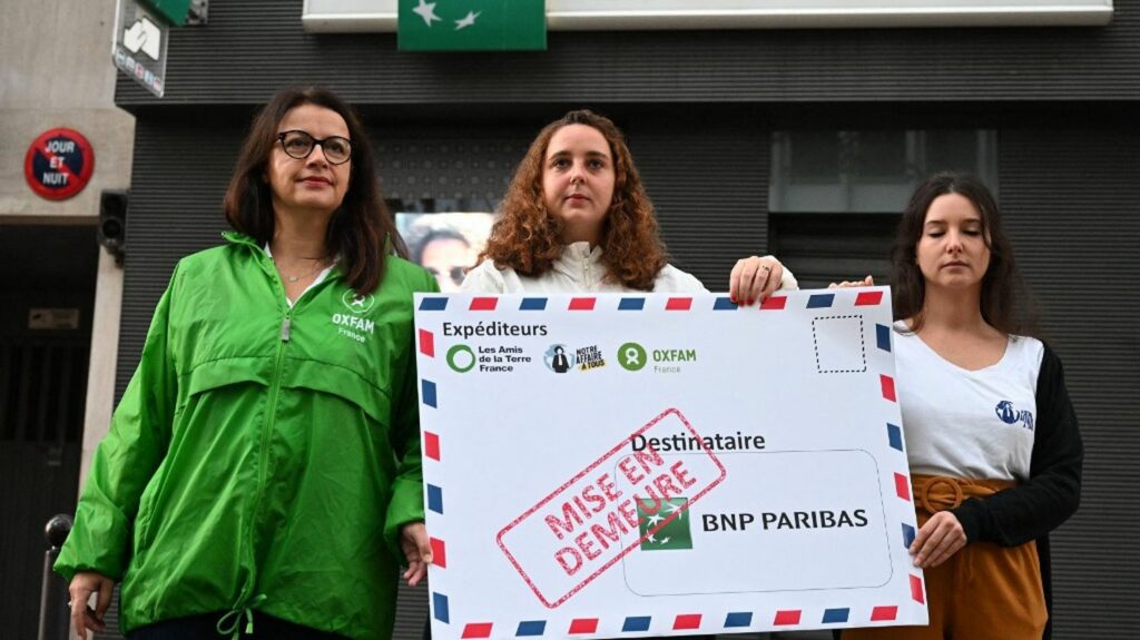 Crise climatique : trois ONG assignent BNP Paribas en justice pour son soutien financier aux énergies fossiles
                              Les Amis de la Terre France, Oxfam France et Notre Affaire à Tous intiment à l'établissement bancaire de se mettre en conformité avec ses engagements en matière de lutte contre le changement climatiqu...