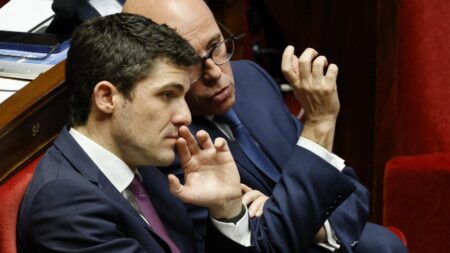 Retraites : Eric Ciotti démet Aurélien Pradié de son poste de numéro 2 de LR après des désaccords sur la réforme