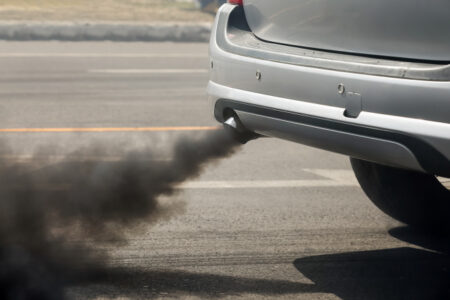 Lancement des restrictions sur les voitures et les cuisinières pour réduire la pollution dans les villes françaises