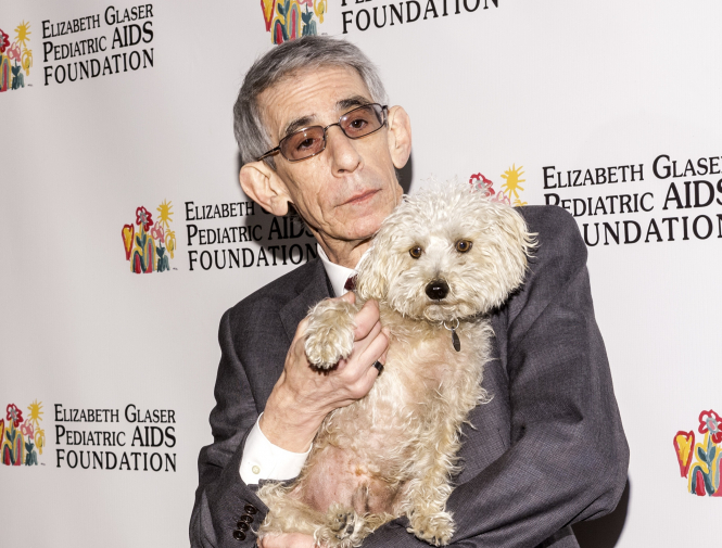 Le maire rend hommage à l'acteur américain Richard Belzer qui a vécu dans l'Aveyron