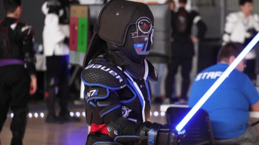 Sport : à Metz s’affrontent les compétiteurs lors du premier championnat de France de sabre laser
                              Ce week-end, dimanche 19 février, est organisé à Metz le premier championnat de France de sabre laser. La compétition est tout à fait sérieuse et reconnue par la fédération française d'escrime.