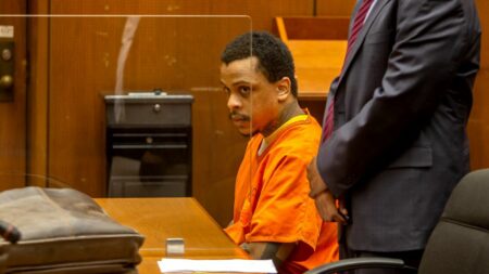 Etats-Unis : le meurtrier du rappeur Nipsey Hussle est condamné à 60 ans de prison
                              Eric Holder, âgé de 32 ans, a avoué lors de son procès avoir tué l'artiste en mars 2019.