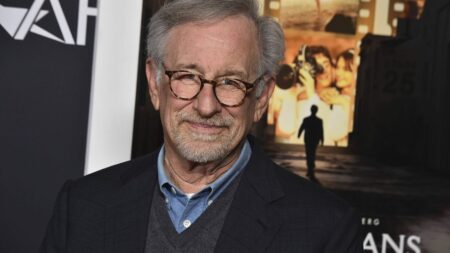 Steven Spielberg prépare une série sur Napoléon à partir d'un scénario de Stanley Kubrick
                              Composée de sept épisodes, la mini-série sera diffusée sur la chaîne américaine HBO.