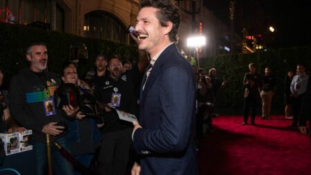 De "Buffy" à "The Last of Us" : cinq choses à savoir sur l'acteur américano-chilien Pedro Pascal, de retour dans "The Mandalorian"
                              Connu sur le tard à 39 ans pour son rôle dans la série "Game of Thrones", Pedro Pascal est devenu en l'espace de quelques années l'une des nouvelles stars du petit écran. Il sera à l'affiche de la sai...