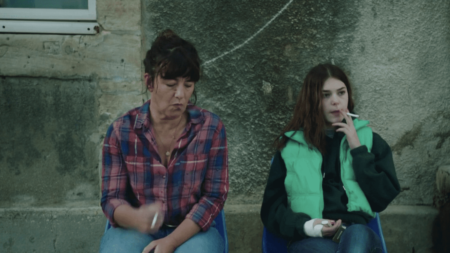 Cinéma : “Petites”, une histoire de femmes
                              Le film Petites sort en salle mercredi 22 février. Ce long-métrage suit le quotidien d'un centre maternel qui accueille des adolescentes enceintes ou jeunes mamans.