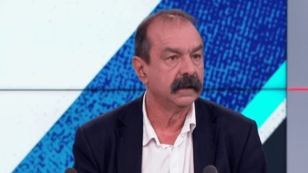 Réforme des retraites : Philippe Martinez reproche à LFI de vouloir "s'approprier le mouvement social pour faire passer les syndicats au second plan"
                              Le secrétaire général de la CGT accuse les députés insoumis d'avoir fait de l'obstruction lors de l'examen du texte à l'Assemblée nationale, se montrant en désaccord avec leur stratégie.
