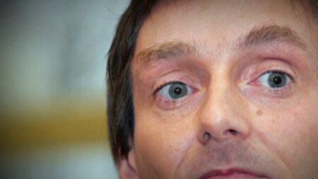 Affaire Pierre Palmade : l’humoriste est placé en détention provisoire
                              Pierre Palmade va aller en prison. La cour d'Appel de Paris a ordonné son placement en détention provisoire après sa mise en examen pour homicide et blessures involontaires, suite à l'accident de la c...