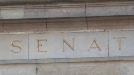 Réforme des retraites : avant l'arrivée du texte au Sénat, les Républicains posent leurs conditions
                              L'examen de la réforme des retraites va débuter au Sénat le jeudi 2 mars, pour deux semaines de débats. La droite et le centre, majoritaires, sont favorables à la réforme, mais les Républicains posent...