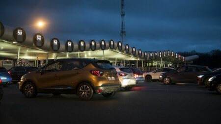 Dans la peau de l'info. Ce qu'il faut savoir des tarifs des péages d’autoroutes
                              Tous les matins, Marie Dupin se glisse dans la peau d'une personnalité, d'un événement, d'un lieu ou d'un fait au cœur de l'actualité.