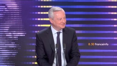 Fin de la vente des véhicules thermiques en 2035 : "Il ne faut surtout pas décaler cet objectif", prévient Bruno Le Maire qui est "prêt à aller au bras de fer" avec l'Allemagne
                              Des ministres européens opposés à cette mesure se réunissent à Strasbourg, après le refus de l'Allemagne la semaine précédente, qualifié de "faute" d'un point de vue environnemental par Bruno Le Maire...