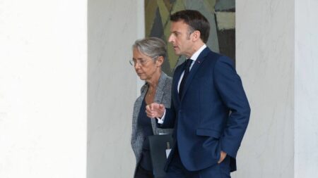 Réforme des retraites : au lendemain du 49.3, la tentation de la dissolution à l'Elysée
                              Face à la colère sociale et au dépôt de deux motions de censure, la majorité s'interroge sur son avenir.