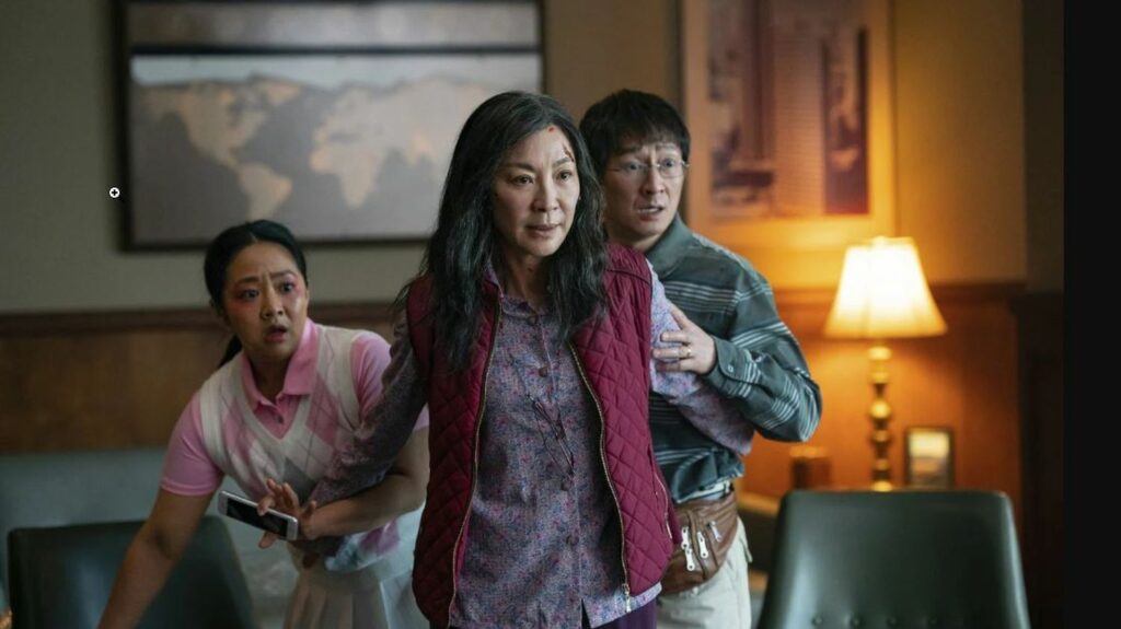 Oscars : les stars asiatiques de Hollywood enfin sur le devant de la scène
                              23 acteurs d'origine asiatique seulement ont été nommés aux Oscars depuis 95 ans. Ils pourraient bien connaître leur heure de gloire cette année, grâce notamment au succès de "Everything Everywhere Al...