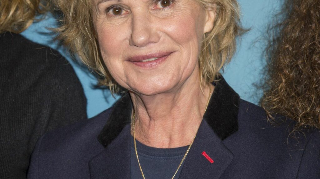 "Je ne voulais pas être actrice au départ" : les confidences de Miou-Miou à l’affiche du film "Je verrai toujours vos visages"
                              Tous les jours, une personnalité s'invite dans le monde d'Élodie Suigo. Aujourd’hui, la comédienne, Miou-Miou. Ce mercredi 29 mars, elle est à l'affiche du film de Jeanne Herry, "Je verrai toujours vo...