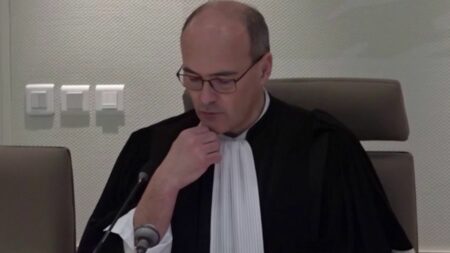 Justice : à Chartres, des audiences spéciales dédiées aux violences conjugales
                              26 femmes ont été tuées par leur compagnon ou ex-compagnon depuis le début de l'année 2023. Souvent, ces femmes avaient porté plainte. La Première ministre a annoncé la création de pôles spécialisés d...