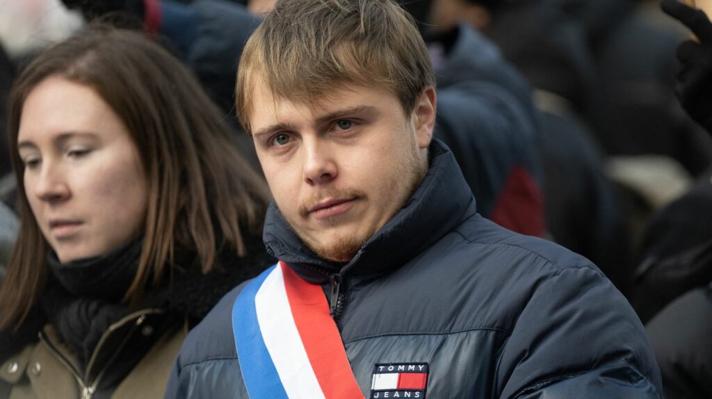 Réforme des retraites : quatre questions sur le "blocus challenge" lancé par le député LFI Louis Boyard aux lycéens et étudiants
                              L'élu de La France insoumise appelle la jeunesse à se mobiliser mardi 7 mars, sixième journée nationale de manifestations contre le projet de loi du gouvernement.