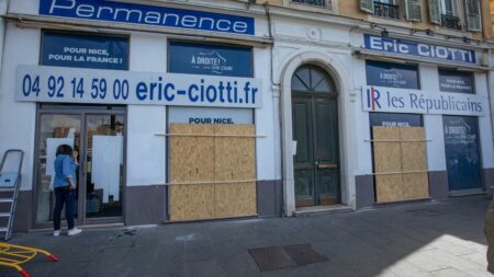 Qu'est-ce que la "cellule de lutte" contre les atteintes aux élus promise par le gouvernement ?
                              Alors que le ministère de l'Intérieur fait état d'une hausse des plaintes et signalements, la ministre chargée des Collectivités territoriales a annoncé la création d'"une sorte d'observatoire des vio...