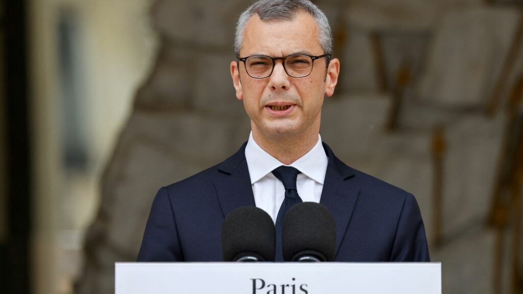 "Complément d’enquête" dresse le portrait d'Alexis Kohler, "le Secrétaire général de l’Elysée le plus puissant de la Ve République"
                              Le magazine d’investigation de France 2 dresse le portrait de l’homme qui murmure à l’oreille d’Emmanuel Macron.