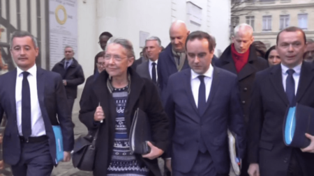 Retraites : l’avenir incertain d’Elisabeth Borne
                              Après avoir déclenché l’article 49.3 de la Constitution pour faire passer le texte sur les retraites, l’avenir d’Elisabeth Borne à Matignon s’écrit désormais en pointillés.