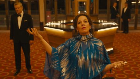 "Empire of Light" : Sam Mendes revisite avec nostalgie le cinéma de son adolescence
                              Troisième film autour du cinéma en un mois, après "Babylon" et "The Fabelmans", "Empire of Light" voit les choses du côté des salles obscures, quand elles étaient encore des temples.