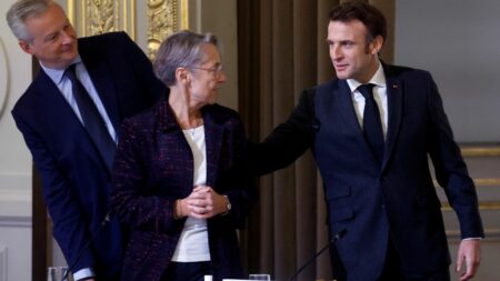 Retraites : l'entourage d'Edouard Philippe dénonce déjà la méthode Macron-Borne
                              Avant même l’épilogue des retraites, l’entourage d’Edouard Philippe fait un bilan amer de cette réforme. Horizons, pourtant membre de la majorité, dénonce la méthode de l’exécutif.