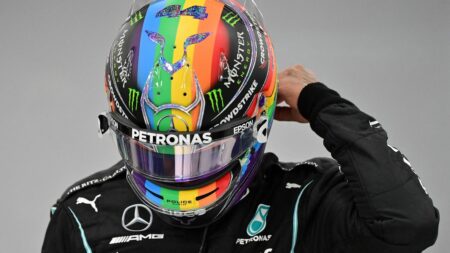 F1 : l'interdiction de faire des "déclarations politiques, religieuses et personnelles" provoque une fronde chez les pilotes
                              Pour cette nouvelle saison de Formule 1, la fédération internationale a décidé d'empêcher les pilotes de faire des "commentaires politiques, religieux et personnels". Elle avance le principe de neutra...