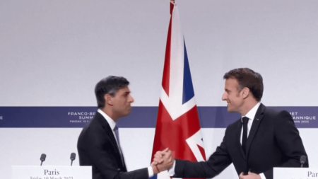 Sommet franco-britannique : les deux pays de nouveau main dans la main
                              Après des années de relations froides entre la France et le Royaume-Uni, Emmanuel Macron et Rishi Sunak ont affiché une complicité lors du sommet franco-britannique, vendredi 10 mars. Au-delà des imag...