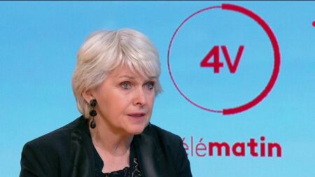 Violences conjugales : le "pacte nouveau départ" du gouvernement vise à "aider les femmes" face à leur conjoint
                              Isabelle Rome, ministre déléguée chargée de l'Egalité entre les femmes et les hommes, de la Diversité et de l'Egalité des chances, est l’invitée des "4 Vérités" de France 2, jeudi 3 mars.