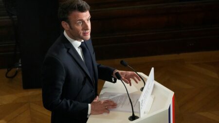 IVG dans la Constitution : les choix des mots très particuliers d'Emmanuel Macron
                              En parlant de "liberté des femmes", plutôt que d'un droit, Emmanuel Macron sait que les mots comptent.