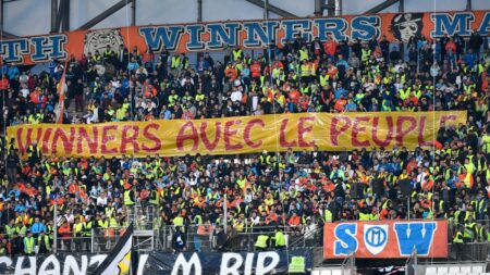 "Construire un projet social pour tirer toute la jeunesse de Marseille vers le haut" : du Vélodrome à Matignon, des supporters de l'OM rencontrent la Première ministre
                              Deux jeunes supporters de l'Olympique de Marseille, inscrits dans un projet scolaire pour l'égalité des chances vont rencontrer la Première ministre. L'initiative promeut la mixité sociale à Marseille...