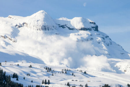 Les Alpes françaises en état d'alerte après une série d'avalanches meurtrières