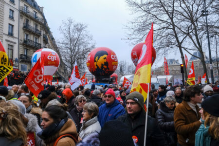 Les grèves dans les raffineries françaises pourraient-elles provoquer des pénuries d'essence à la pompe ?
