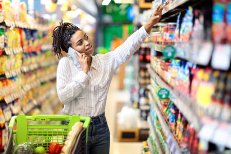 Les supermarchés français commencent à s'efforcer de maintenir les prix bas sur une gamme sélectionnée