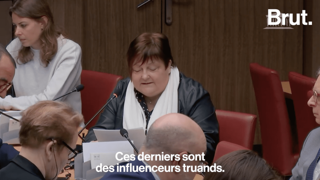 Vidéo
                    Une proposition de loi en discussion pour lutter contre les dérives des influenceurs
                              Escroqueries, promotions de produits jugés dangereux, les fraudes d’influenceurs sont de plus en plus nombreuses. Pour lutter contre ces arnaques, une discussion a été initiée par la commission des Af...