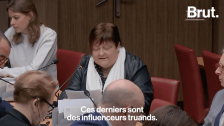 Vidéo
                    Une proposition de loi en discussion pour lutter contre les dérives des influenceurs
                              Escroqueries, promotions de produits jugés dangereux, les fraudes d’influenceurs sont de plus en plus nombreuses. Pour lutter contre ces arnaques, une discussion a été initiée par la commission des Af...