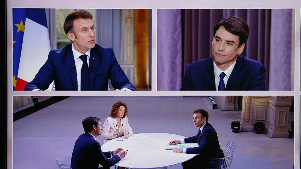 "Hors sol", "méprisant", "pas à l'écoute" : les réactions des politiques à la réforme des retraites après l'interview d'Emmanuel Macron
                              "Je n'ai pas de regrets", a déclaré Emmanuel Macron qui accepte "d'endosser l'impopularité", après le 49.3 sur la réforme des retraites.