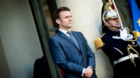 Réforme des retraites : ces messages qu'Emmanuel Macron veut faire passer lors de son interview
                              Avant la séance (très) attendue des explications lors de son interview à 13h, des conseillers et proches de l'exécutif ont confié quelques pistes sur l'état d'esprit du chef de l'Etat.