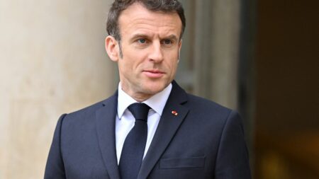 Réforme des retraites : Emmanuel Macron affirme ne pas "sous-estimer" le "mécontentement" et les "angoisses", dans une lettre aux syndicats
                              Le président de la République n'a pas répondu favorablement à la demande des syndicats, qui souhaitaient être reçus par celui-ci.