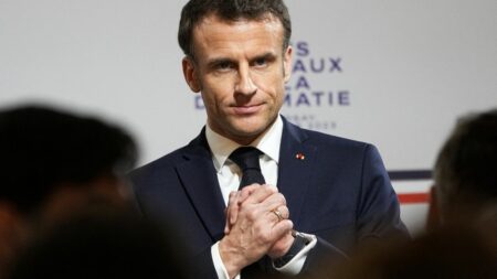 Politique : Emmanuel Macron peut-il encore réformer ?
                              La semaine politique s’annonce cruciale. Lundi 20 mars, l’exécutif doit affronter deux motions de censure à l’Assemblée. Le gouvernement peut-il être renversé ? Le point avec Christelle Méral, dimanch...