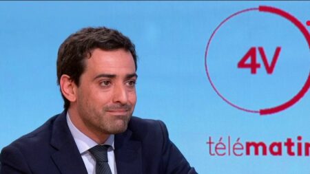 Mobilisation contre la réforme des retraites : "Il va falloir apporter des solutions politiques", affirme le patron de Renaissance
                              Invité des "4 Vérités" vendredi, Stéphane Séjourné a notamment évoqué les prochains dossiers sur lesquels doivent travailler le gouvernement et les parlementaires.