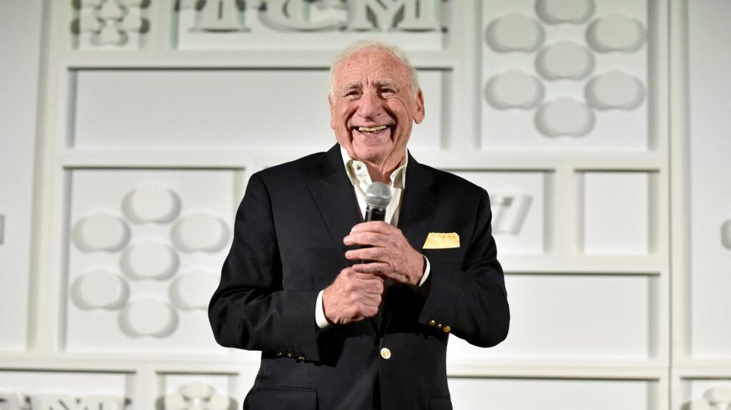A 96 ans, le réalisateur Mel Brooks sort la suite de sa "Folle Histoire du monde" sortie en 1981
                              Succès mondial après sa sortie en 1981, le film la "Folle histoire du monde", comédie burlesque, parfois grossière, qui parodie l'Histoire, la religion et leurs grands personnages avait marqué son épo...