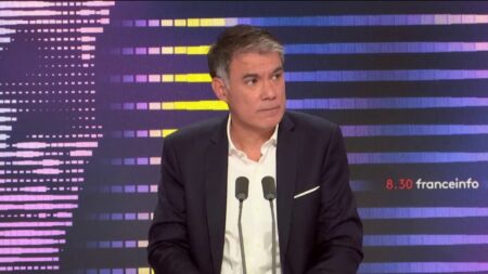 Interview d'Emmanuel Macron : "Au lieu d'apaiser, il est en train de déverser un jerricane d'essence sur un feu largement entamé", juge Olivier Faure
                              Pour le premier secrétaire du Parti socialiste, "le président ne comprend plus son pays" et "ne saisit pas le mouvement quasi unanime", contre la réforme des retraites.