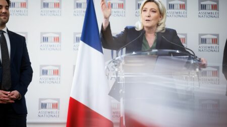 Réforme des retraites : le Rassemblement national rêve de dissolution... et de Matignon
                              Alors que l’avenir du gouvernement se joue aujourd’hui à l’occasion des motions de censure, le RN fait tout pour obtenir une dissolution. Le Rassemblement National rêve déjà de Matignon. Le brief poli...