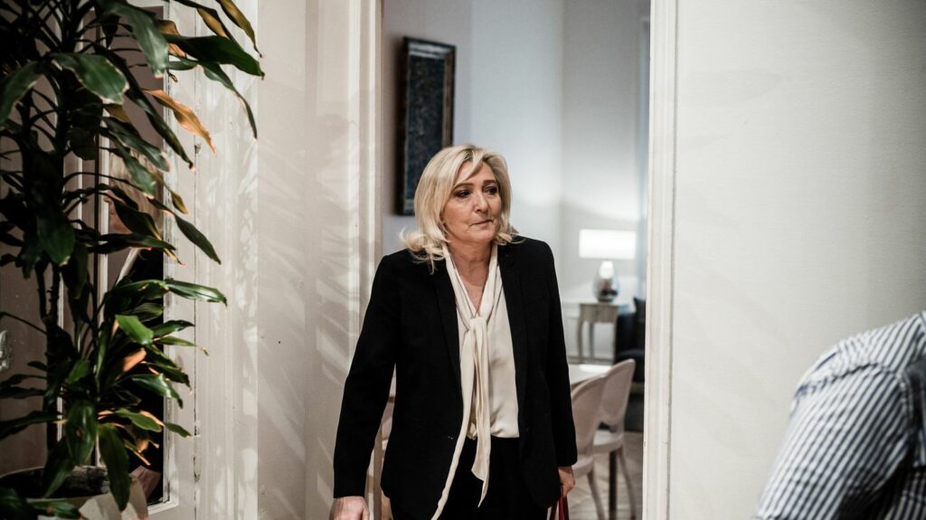Affaire des "kits de campagne" : le Rassemblement national condamné en appel à une amende de 250 000 euros
                              Au cœur du dossier, des "kits de campagne" lors des législatives de 2012, dont le prix était jugé surévalué par l'accusation, afin de tromper l'Etat qui rembourse les dépenses des candidats dépassant ...
