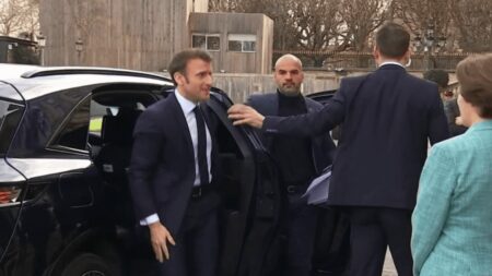Réforme des retraites : Emmanuel Macron au cœur d’un pari risqué
                              Jeudi 16 mars, d'ici le vote de l’Assemblée nationale concernant la réforme des retraites, Emmanuel Macron tente de poursuivre ses activités présidentielles. Le président a indiqué souhaiter aller au ...