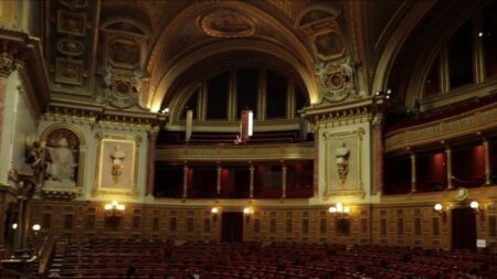 Réforme des retraites : une mesure pour les mères de famille ?
                              Alors que la réforme des retraites est étudiée par les sénateurs depuis le mardi 28 février, les Républicains souhaitent créer un amendement pour les mères de famille. En quoi consiste-t-il ?